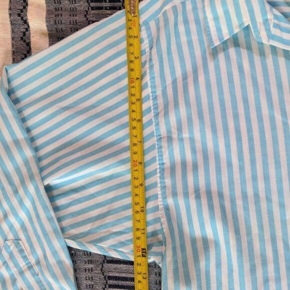 🤩 Vintage blue and white‎ striped shirt 🤩 2 for $20 - Picture 9 of 10
